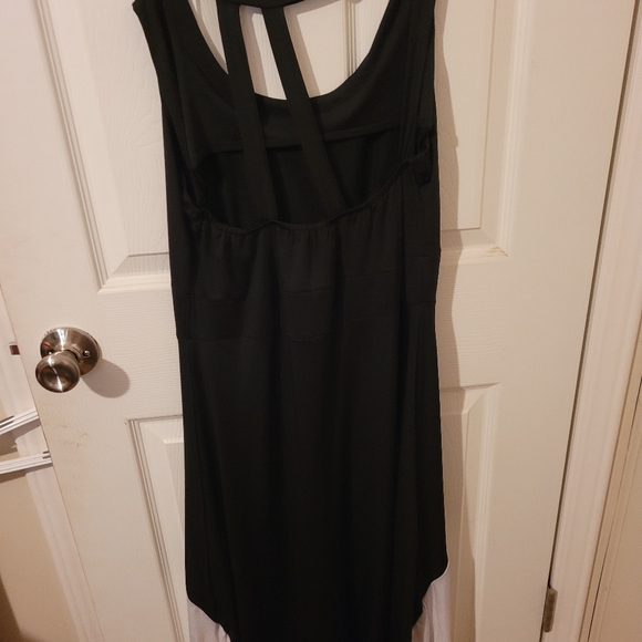 Dress - Picture 2 of 5